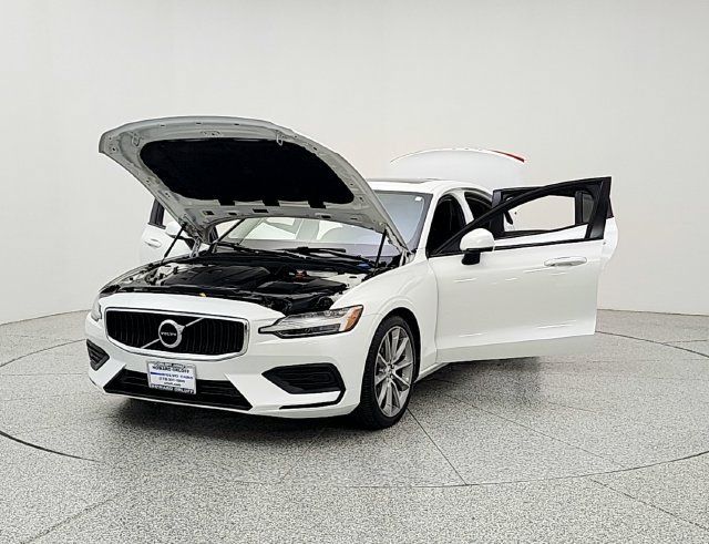 Used 2020 Volvo S60 T5 Momentum FWD image 9