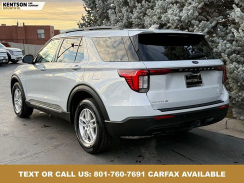 Used 2025 Ford Explorer Active AWD/4WD image 4