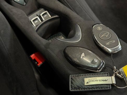 Used 2024 McLaren 750S Spider RWD image 20