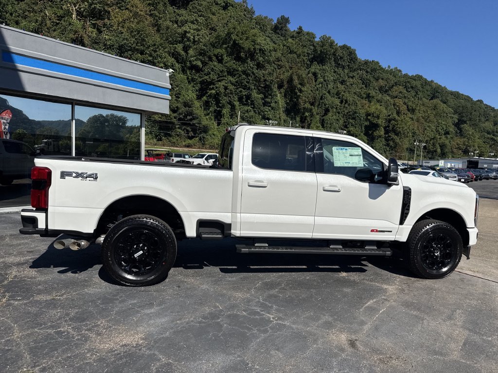 New 2025 Ford F250 Lariat w/ Lariat Ultimate Package AWD/4WD image 3
