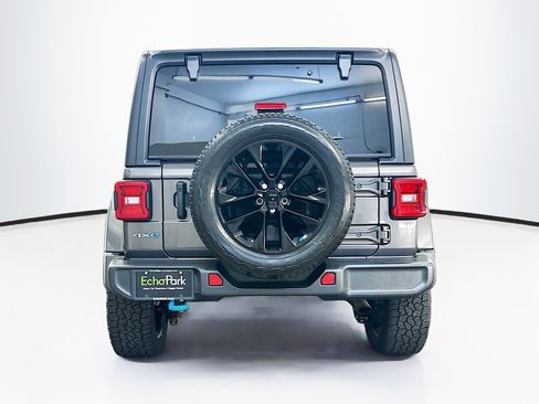Used 2022 Jeep Wrangler Unlimited Sahara w/ Dual Top Group AWD/4WD image 7