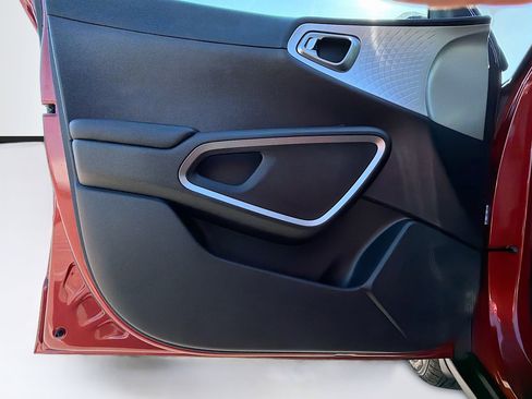 Used 2022 Kia Soul LX image 21