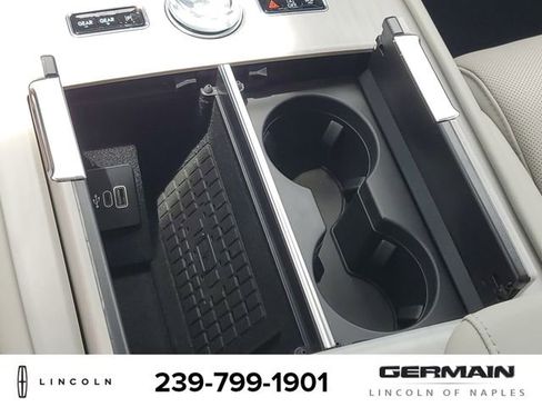 New 2026 Lincoln Navigator Reserve AWD/4WD image 31