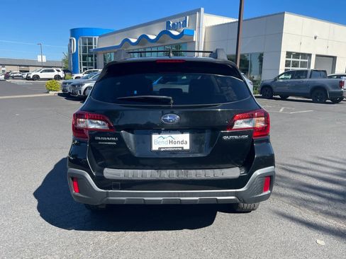Used 2018 Subaru Outback 2.5i Premium AWD/4WD image 4