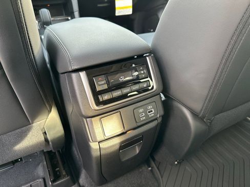 New 2026 Subaru Ascent Limited image 13
