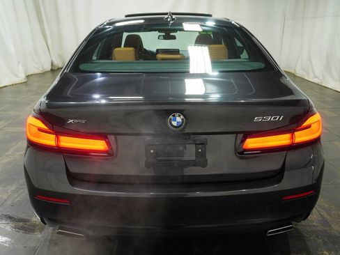 Used 2023 BMW 530i xDrive w/ Premium Package AWD/4WD image 4