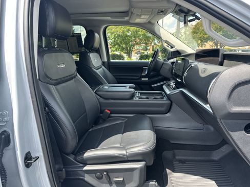 Used 2025 Ford Expedition Max Platinum w/ Driver's Package AWD/4WD image 22