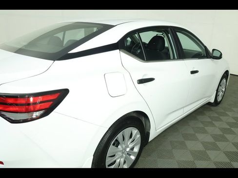 Used 2025 Nissan Sentra S FWD image 17