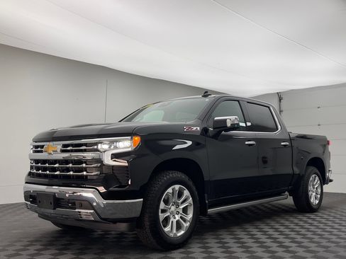 Used 2023 Chevrolet Silverado 1500 LTZ w/ LTZ Convenience Package II AWD/4WD image 2