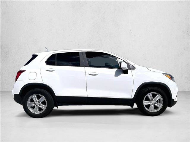 Used 2021 Chevrolet Trax LS w/ Tint and Cruise Package FWD image 5