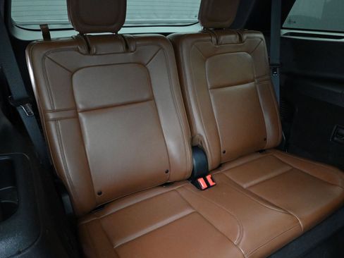 Used 2021 Lincoln Aviator Grand Touring w/ Elements Package Plus image 26