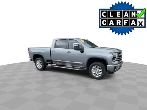 Used 2024 Chevrolet Silverado 2500 High Country w/ Technology Package AWD/4WD image 2