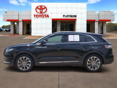 Used 2023 Lincoln Nautilus Reserve w/ Luxury Package AWD/4WD image 3