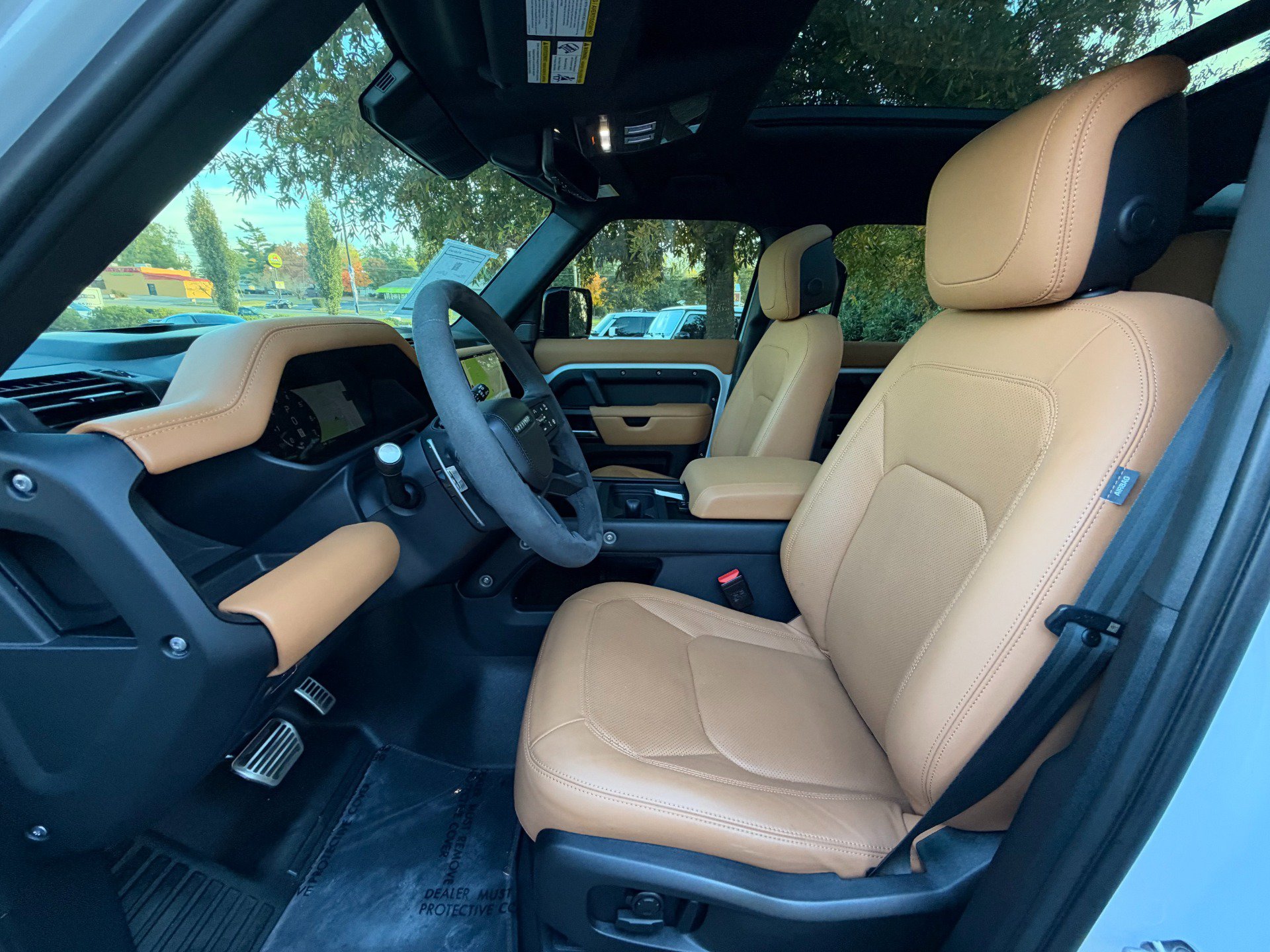 Used 2023 Land Rover Defender 110 AWD/4WD image 9