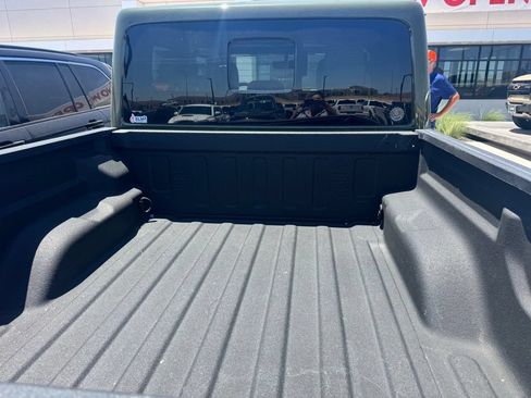 Used 2023 Jeep Gladiator Mojave w/ LED Lighting Group AWD/4WD image 5
