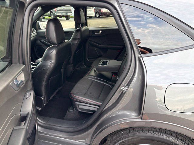 Used 2024 Ford Escape ST-Line w/ Tech Pack #1 AWD/4WD image 18