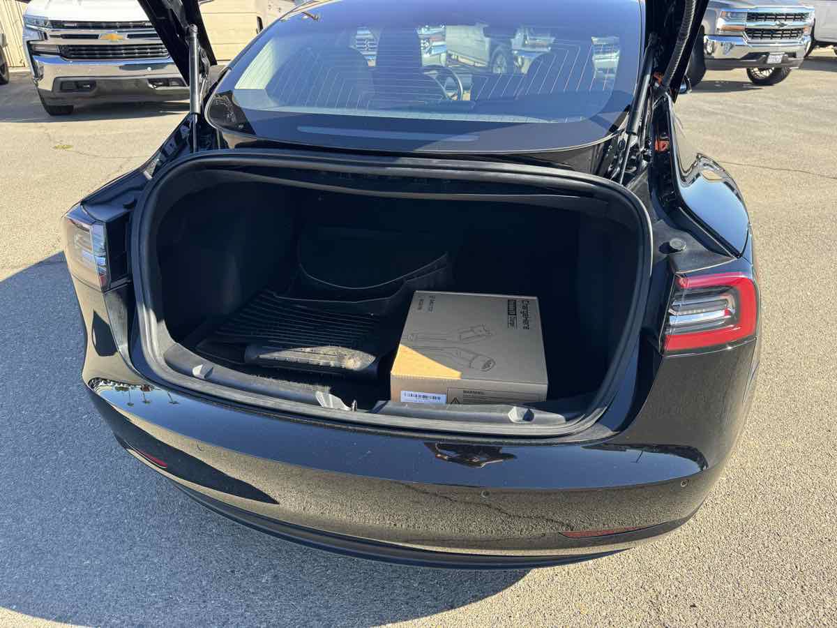Used 2018 Tesla Model 3 Long Range RWD image 36