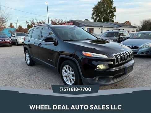 Used 2018 Jeep Cherokee Latitude Plus FWD image 1