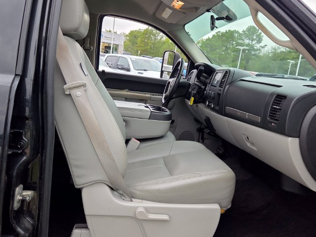 Used 2011 Chevrolet Silverado 2500 LT AWD/4WD image 18