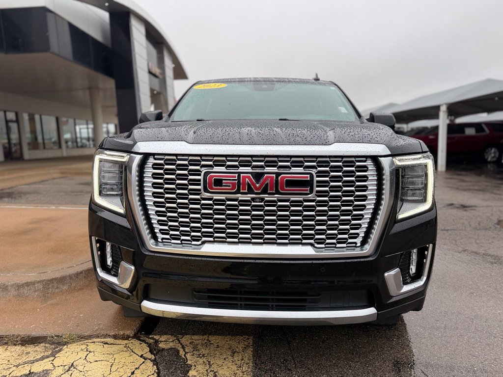 Used 2023 GMC Yukon XL Denali w/ Denali Reserve Package AWD/4WD image 2