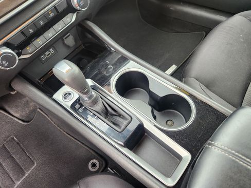 Used 2024 Nissan Altima 2.5 SV image 15