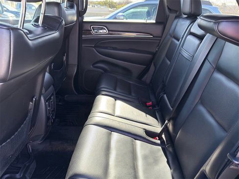 Used 2018 Jeep Grand Cherokee Overland image 27
