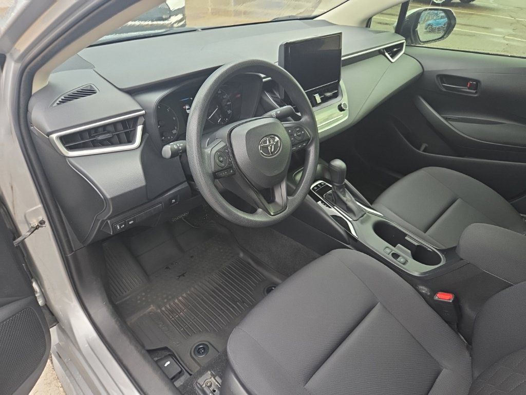 Used 2023 Toyota Corolla LE FWD image 14
