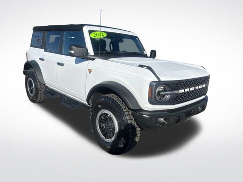 Used 2022 Ford Bronco Badlands image 3