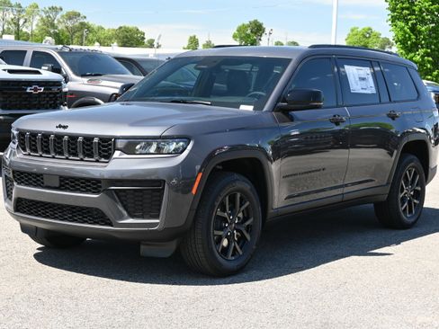 New 2026 Jeep Grand Cherokee L 2WD image 5
