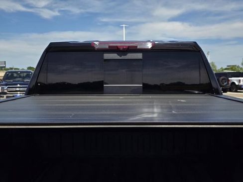 Used 2024 GMC Sierra 1500 AT4 w/ Technology Package AWD/4WD image 12
