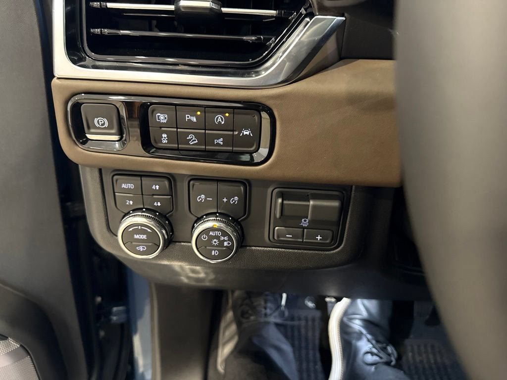 New 2026 GMC Yukon XL Denali Ultimate AWD/4WD image 37