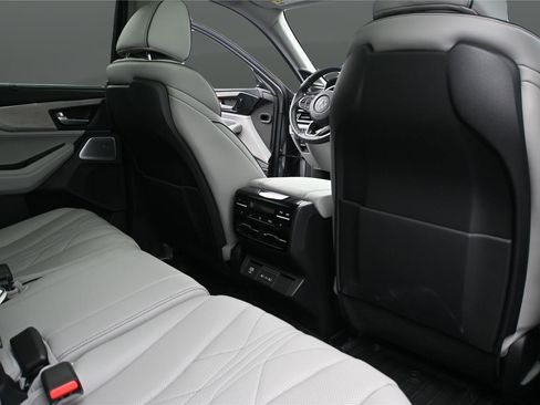 Certified 2026 Acura MDX SH-AWD w/ Advance Package image 21