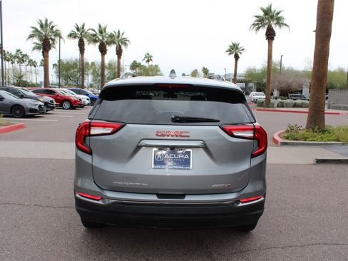 Used 2023 GMC Terrain AT4 image 4