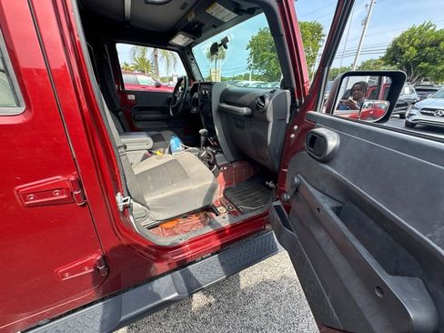 Used 2009 Jeep Wrangler Unlimited X w/ Trailer Tow Group AWD/4WD image 23