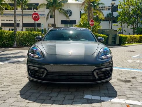 Used 2023 Porsche Panamera 4 Platinum Edition AWD/4WD image 4