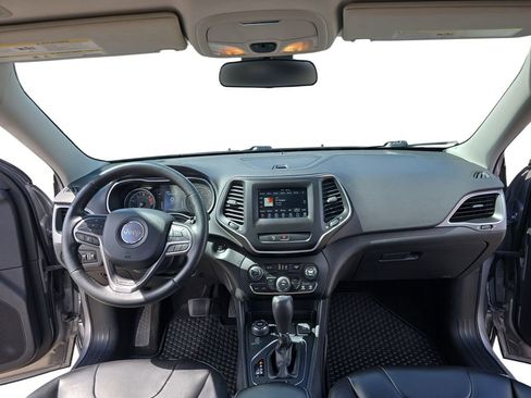 Used 2020 Jeep Cherokee Latitude Plus w/ Cold Weather Group AWD/4WD image 9