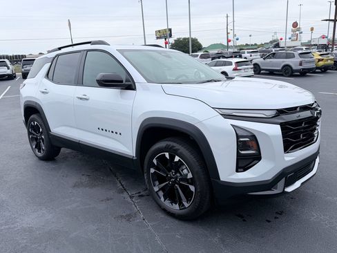 New 2026 Chevrolet Equinox RS w/ Convenience Package III FWD image 2