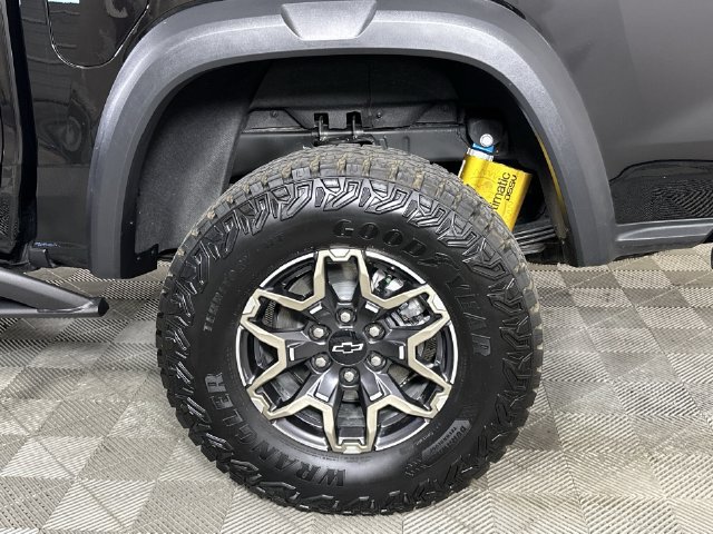 New 2026 Chevrolet Colorado ZR2 w/ Technology Package AWD/4WD image 35