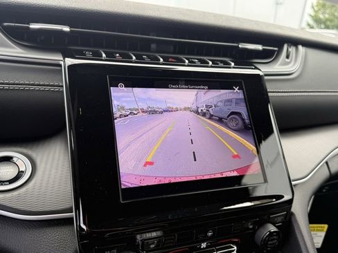 New 2025 Jeep Grand Cherokee Laredo w/ Luxury Tech Group I image 17