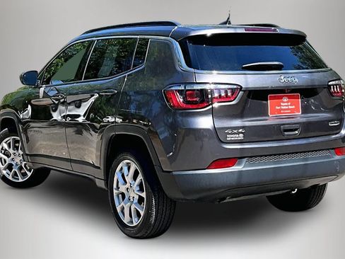 Used 2023 Jeep Compass Latitude AWD/4WD image 4
