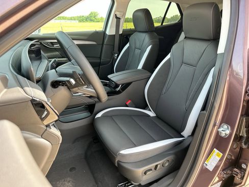 New 2025 Buick Envision Sport Touring image 11