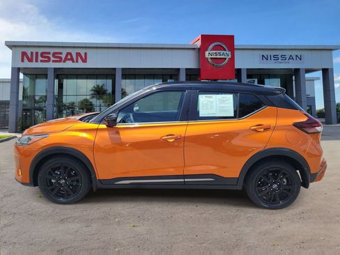 Used 2023 Nissan Kicks SR w/ Interior Electronics Package FWD image 7
