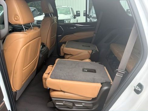 Used 2023 Cadillac Escalade Premium Luxury w/ Performance Package AWD/4WD image 11