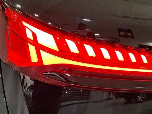 New 2026 Audi SQ7 Premium Plus image 14