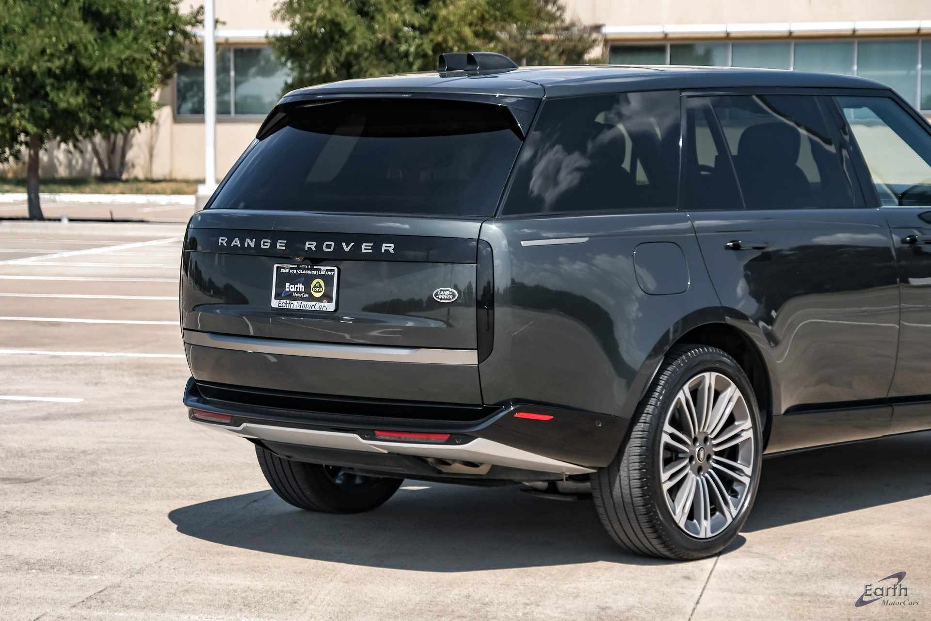 Used 2023 Land Rover Range Rover Long Wheelbase Autobiography AWD/4WD image 16
