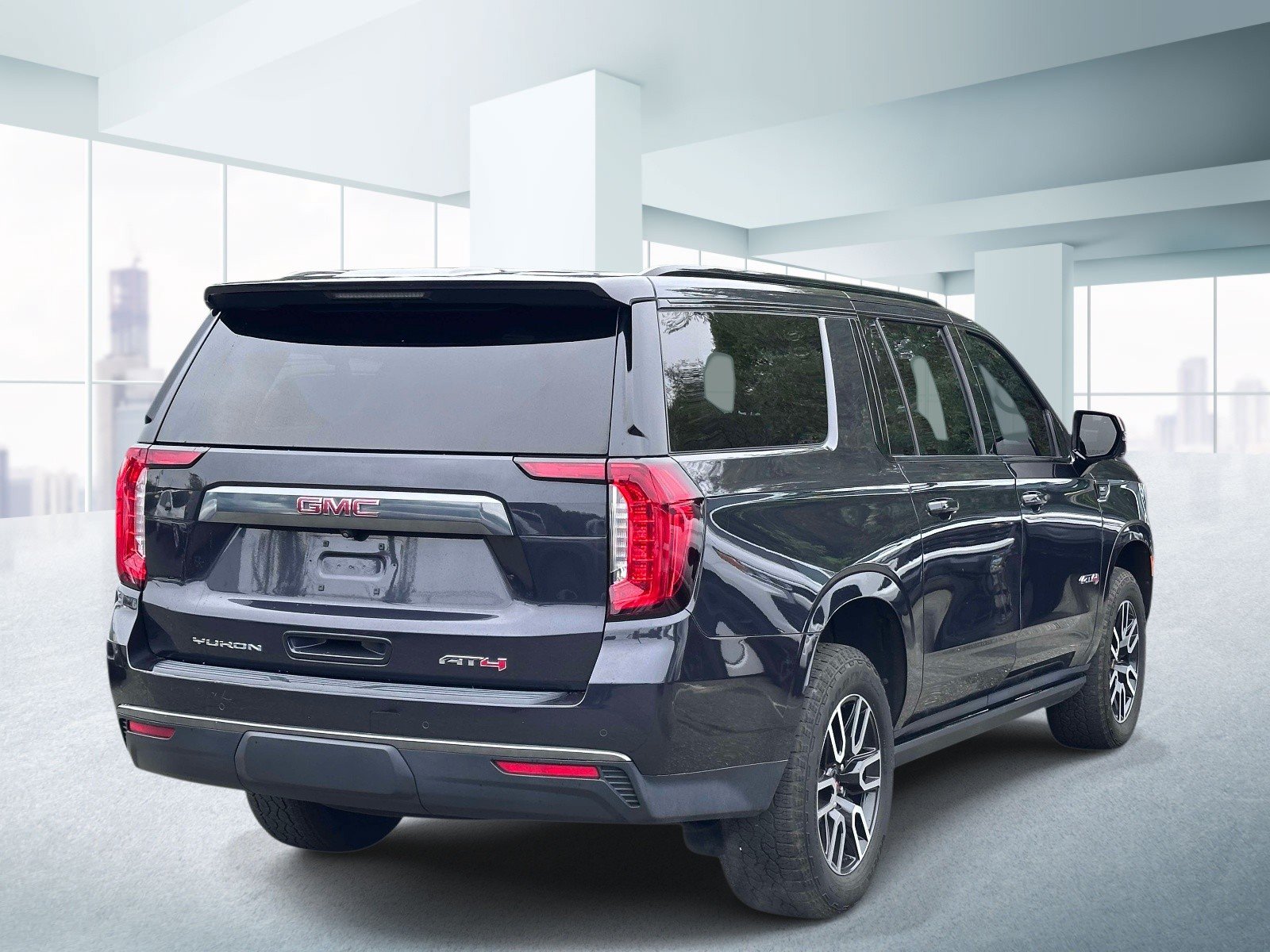 Used 2023 GMC Yukon XL AT4 w/ AT4 Premium Package AWD/4WD image 4