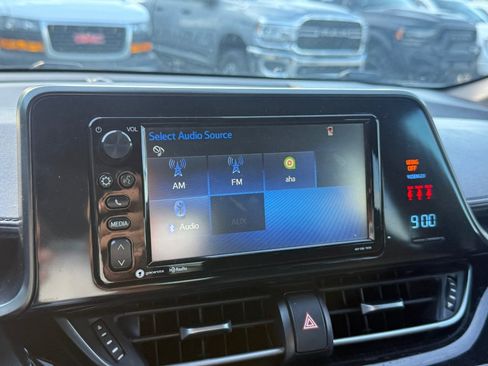 Used 2018 Toyota C-HR XLE FWD image 27