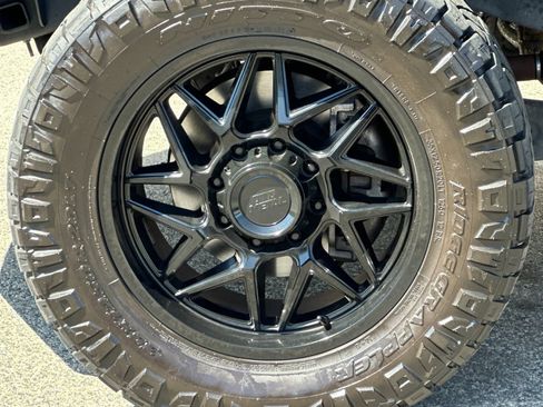 Used 2024 Ford F250 Lariat w/ Sport Appearance Package AWD/4WD image 35