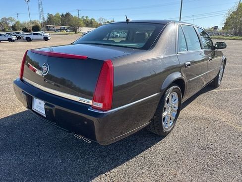 Used 2008 Cadillac DTS w/ Sun And Sound Package image 9