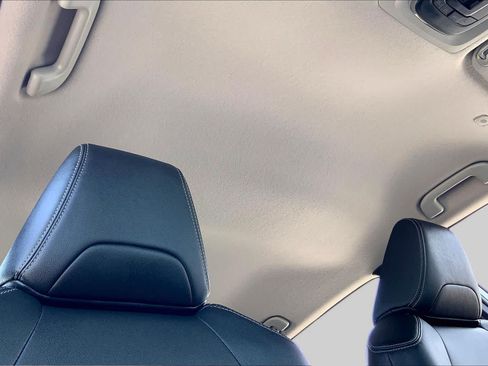 Certified 2025 Toyota Corolla Cross XLE FWD image 14